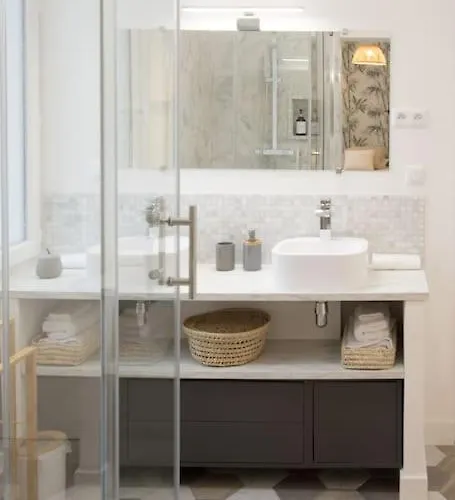 St Aubin Dans Un Ecrin De Verdure *